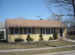 8745 45th St, Lyons, IL 60534