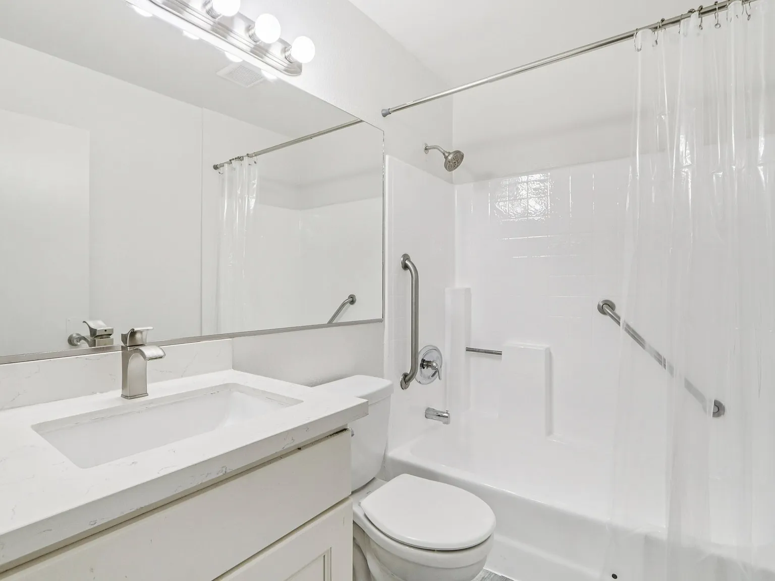 5555 Harold Way — Photo 4
