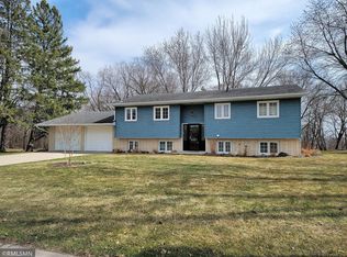 137 Elm Dr, Carver, MN 55315