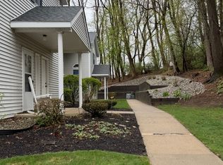 1307 Greenwich Dr, Albany, NY 12203
