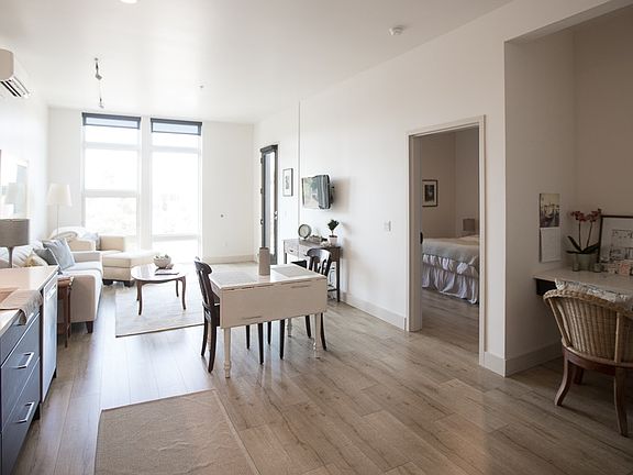 2nd image of 1606 P St Unit 301