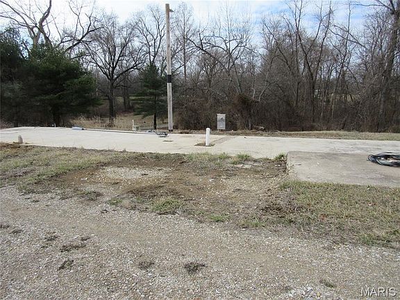 5th image of 17039 Hillside Ln