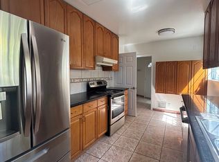 221 N Commonwealth Pl, Los Angeles, CA 90004