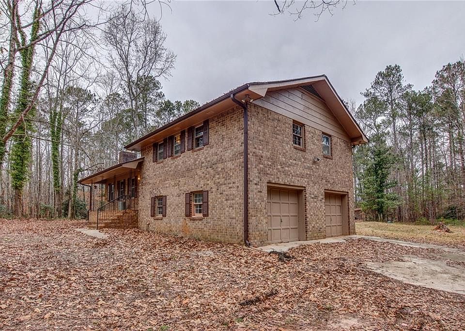 2nd image of 90 Mystic Ln