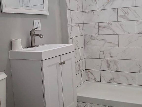 5th image of 25 Knowles St #2