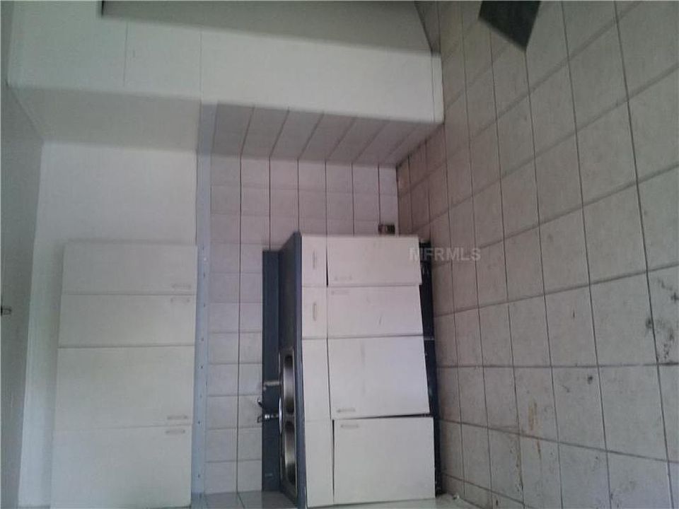 2nd image of 2620 Michigan Ct