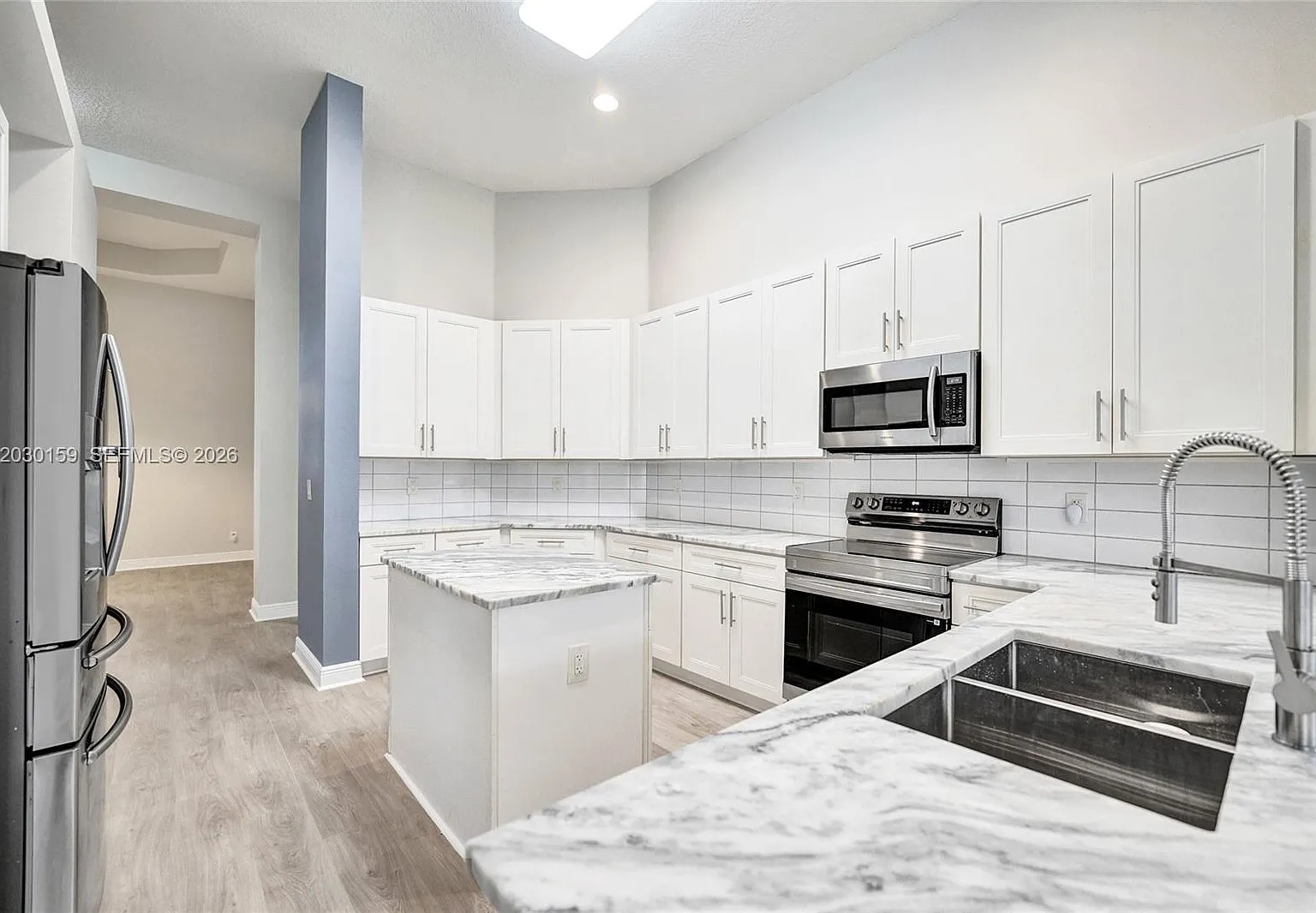 5 bed, 3.5 bath, 2834 sqft, $5,700 — Photo 3
