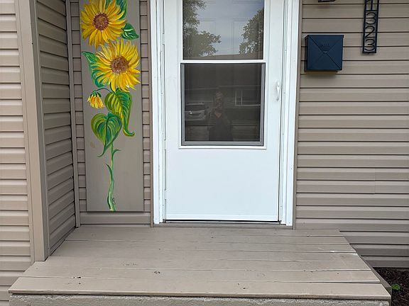2nd image of 1323 Leaman Pl