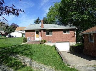 83 N 5th Ave, Clarion, PA 16214