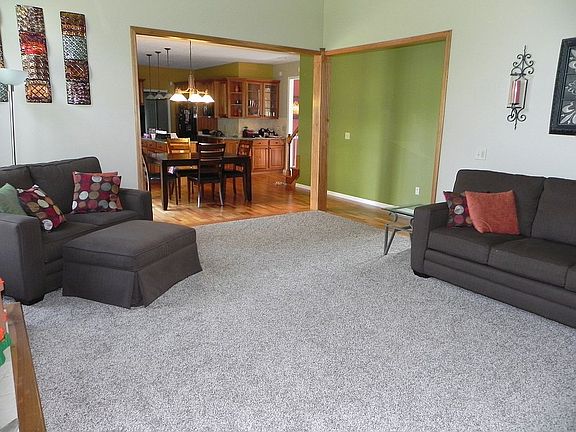 2012 New Carpeting/painted walls