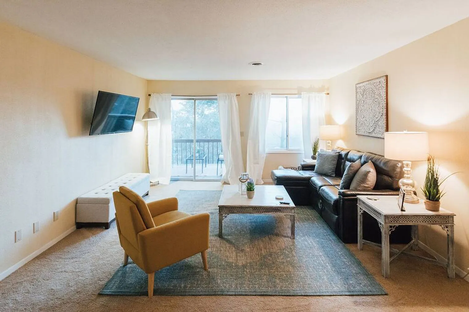 2 bed, 1.0 bath, 1194 sqft, $3,633 — Photo 1