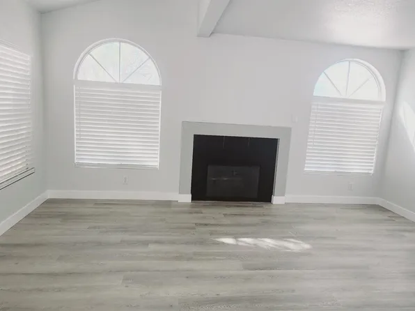 4314 Hilary St, Spring Valley, NV 89147