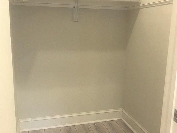 4th image of 401 Commonwealth Ave #10B