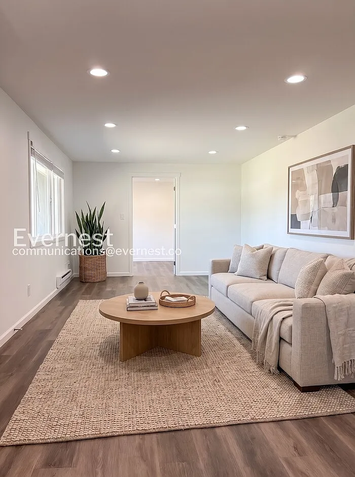 3 bed, 2.0 bath, 1058 sqft, $2,800 — Photo 2