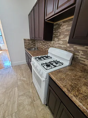 Rented by Cheskel Meisels, LREB | media 18