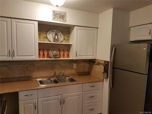 3rd image of 7209 W Greenwood Ln