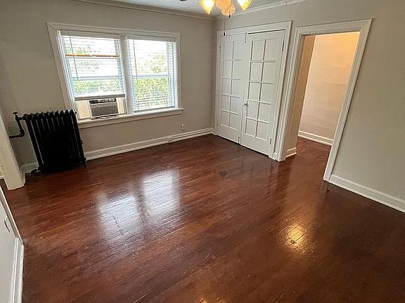 5th image of 109 E 40th St #109A
