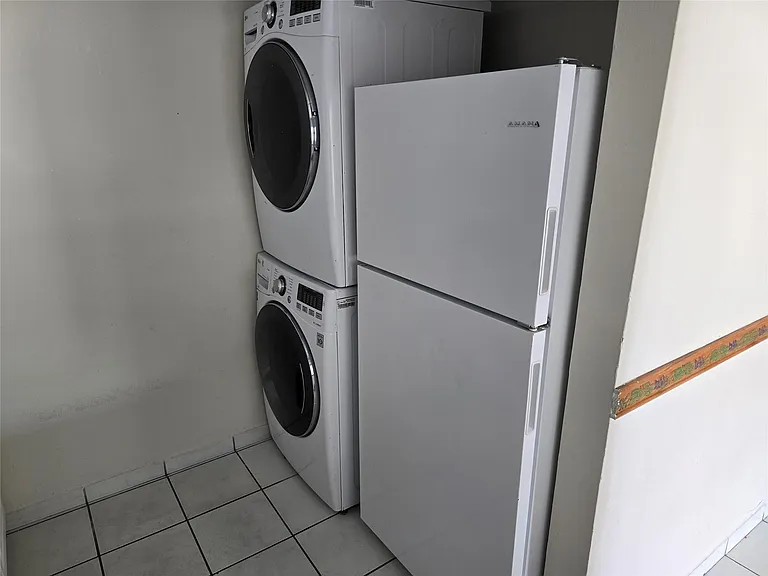 10050 Winding Lake Rd #103 — Photo 4