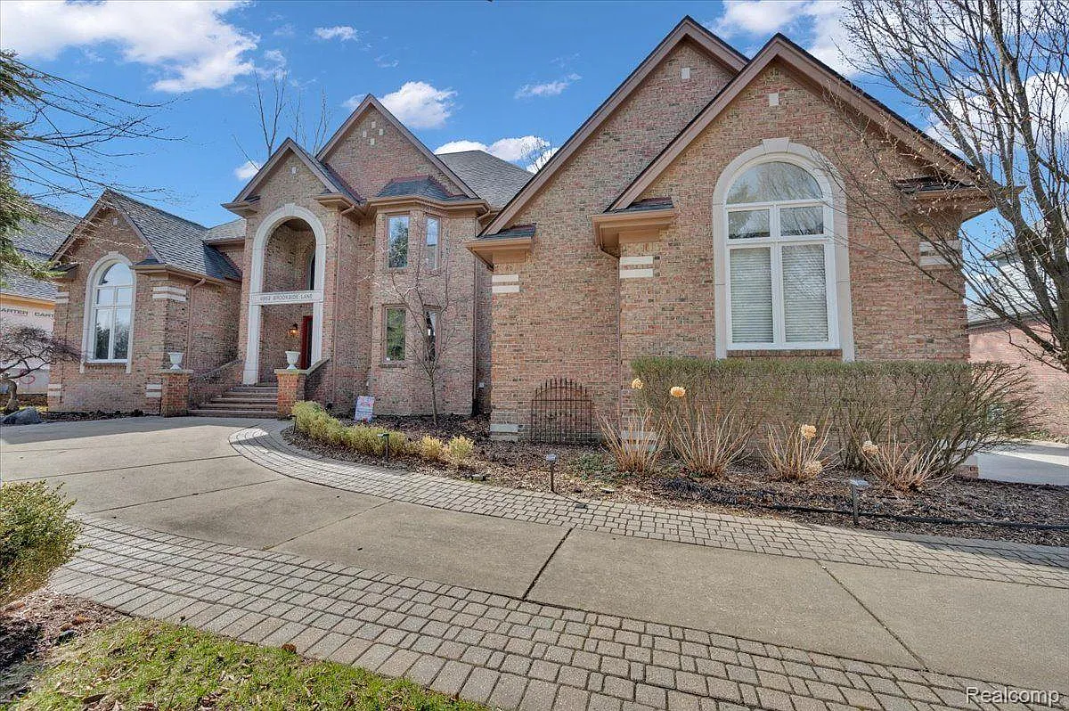 4952 Brookside Ln photo 1