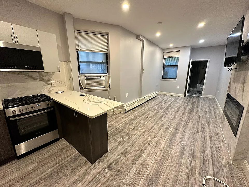 1st image of 950 Bergen St #3C