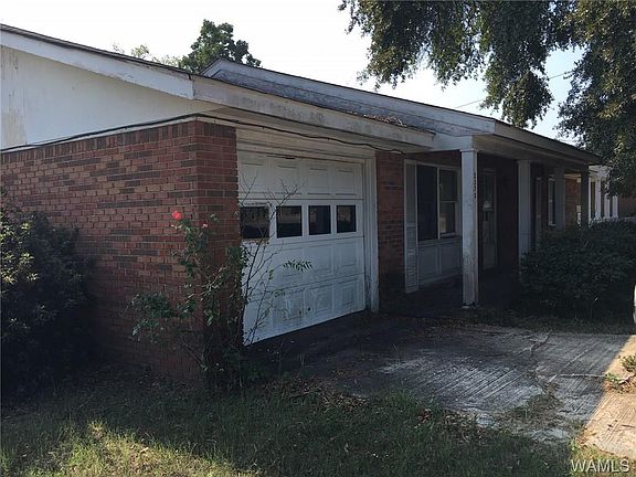 3rd image of 2370 Main St