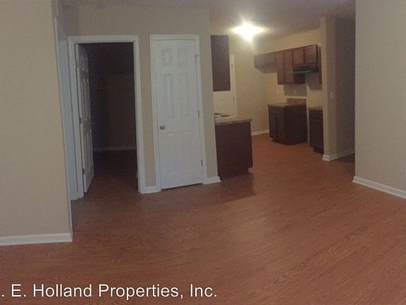 4th image of 8234 Cocoa Ave