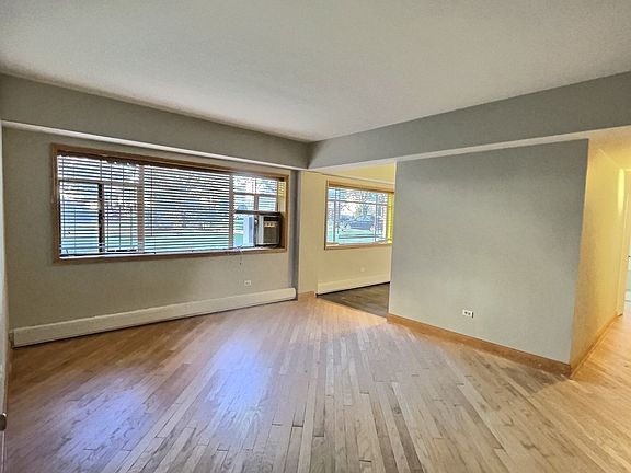 2nd image of 2710 W Summerdale Ave APT Ga