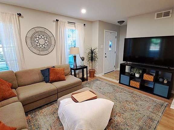 3rd image of 10011 Knoboak Dr APT 61