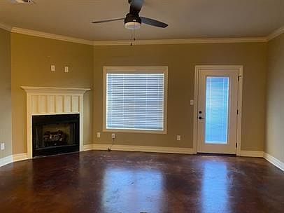 3rd image of 120 Perris Pl #120