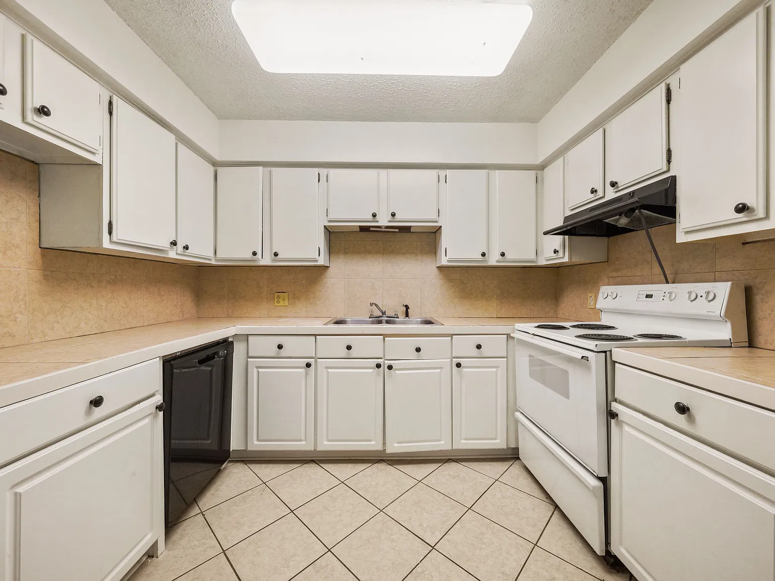 2 bed, 925 sqft, $825 — Photo 4