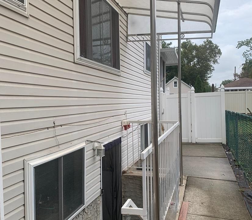1st image of 21 Parish Ave #1