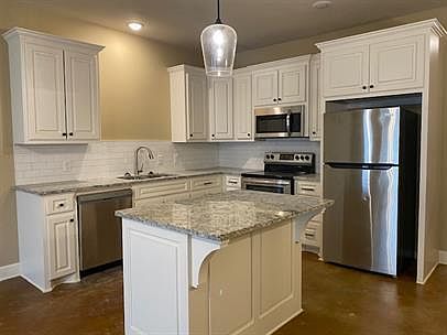 2nd image of 113 Perris Pl #113
