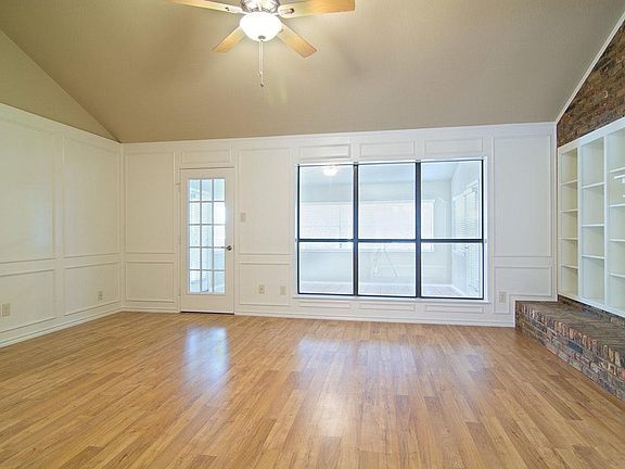 4th image of 120 Marseille Dr
