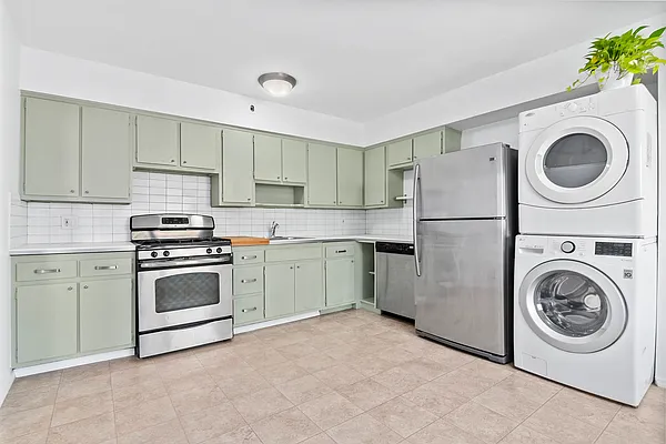 Rented by Compass | media 13