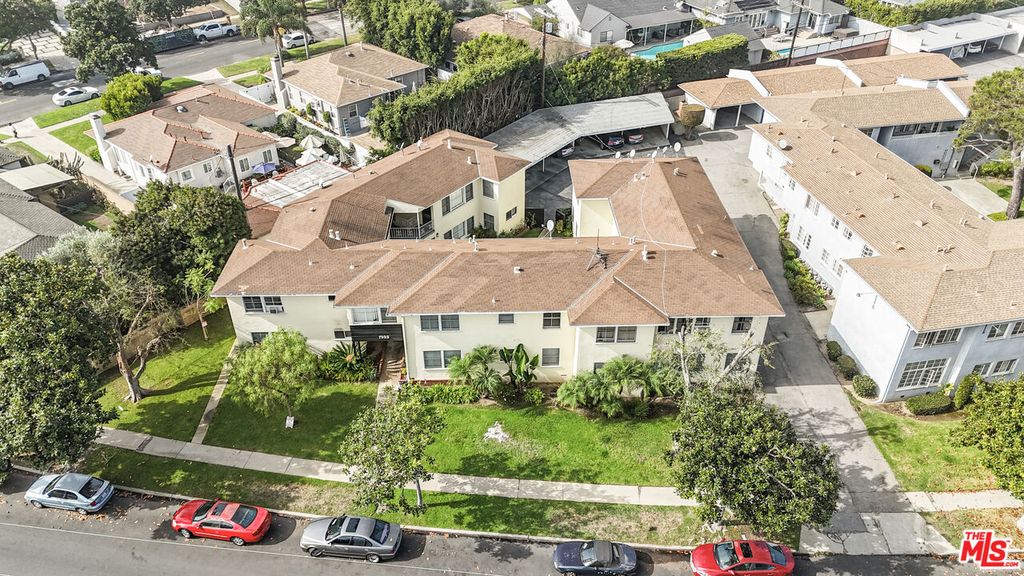 7933 Alverstone Ave, Los Angeles, CA - View 5