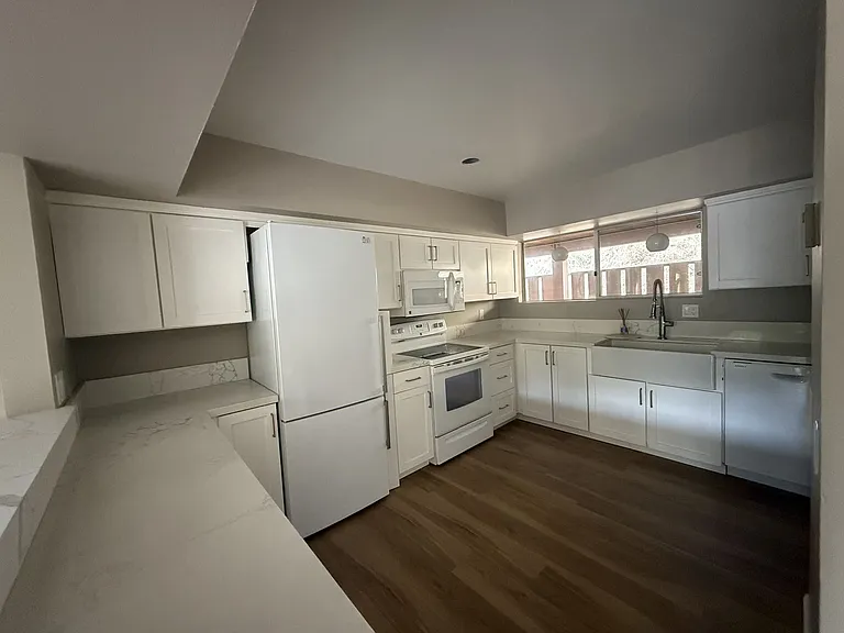 2610 Torrey Pines Rd #D26 — Photo 8