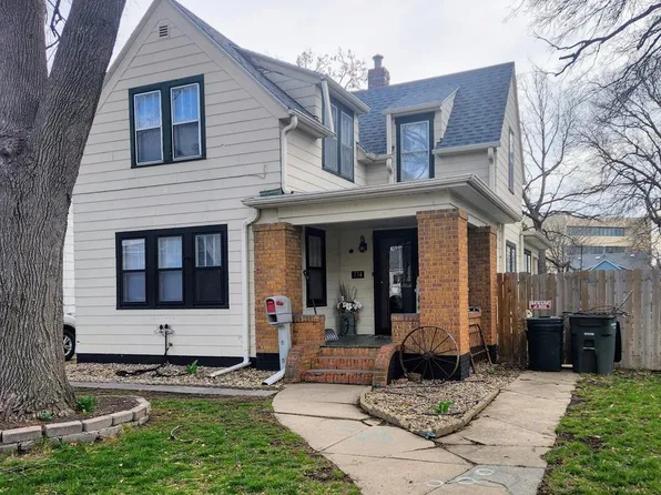 734 N Bellevue Ave, Hastings, NE 68901