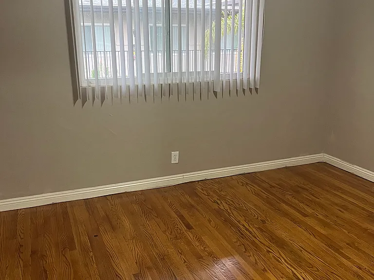 4480 Euclid Ave #K — Photo 9