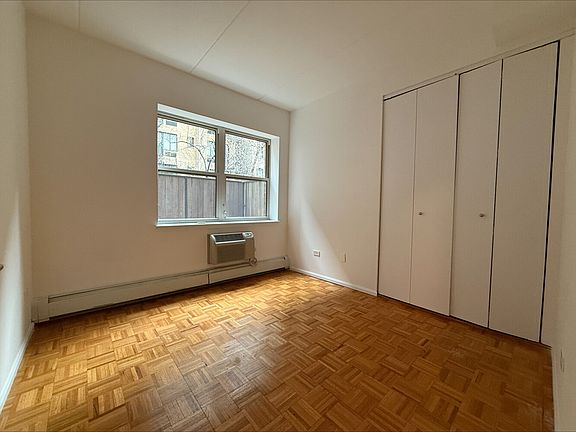 5th image of 301 Elizabeth St #101