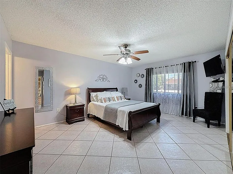 9981 Eagles Point Cir #4 — Photo 19