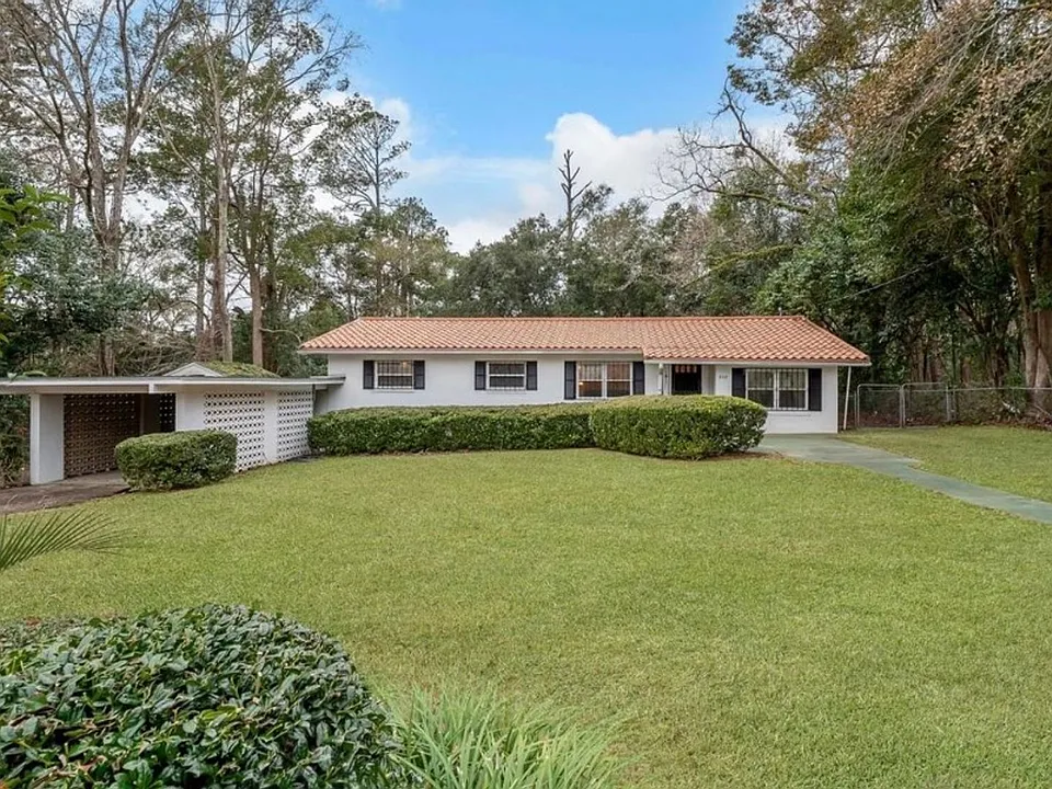 222 Westminster Dr