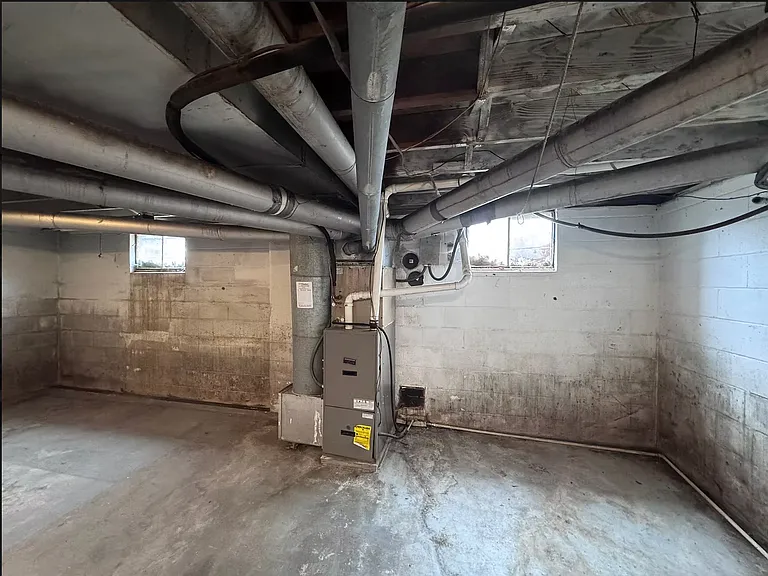 2704 S Macedonia Ave — Photo 24