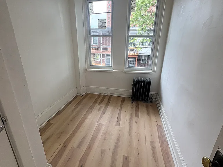 2318 Penn St — Photo 3