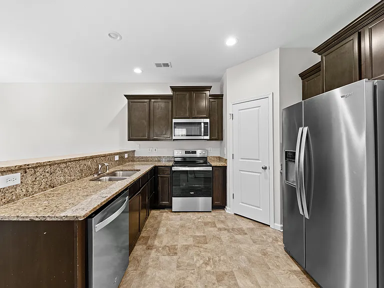 199 Stanley Ct — Photo 13
