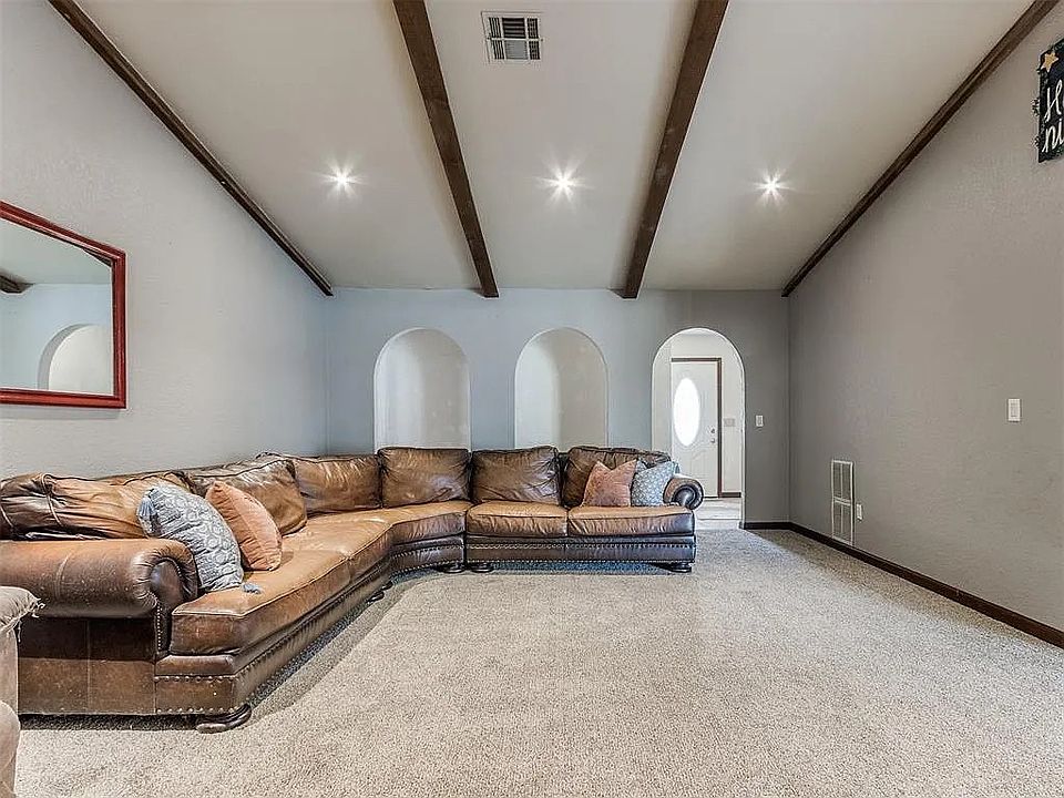 1st image of 604 N Bouziden Pl
