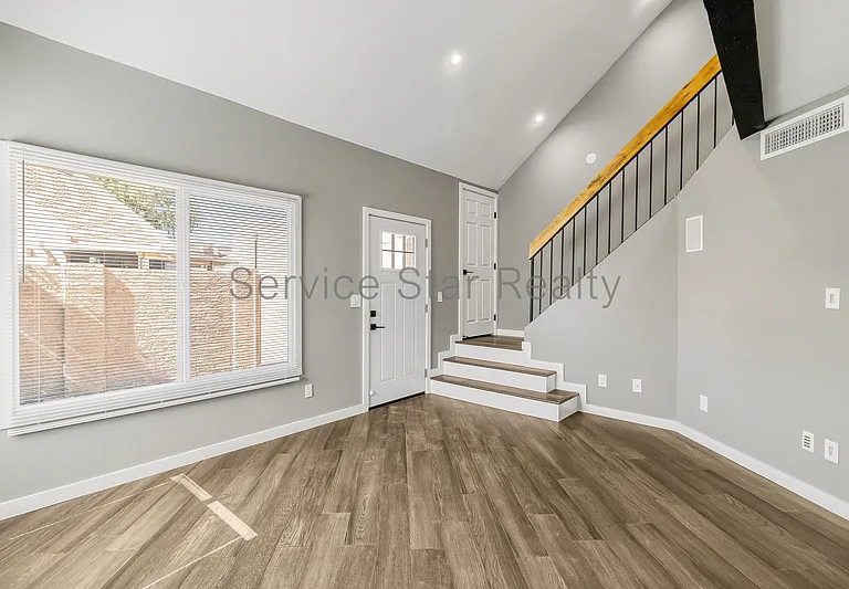 7318 N 43rd Ln — Photo 3