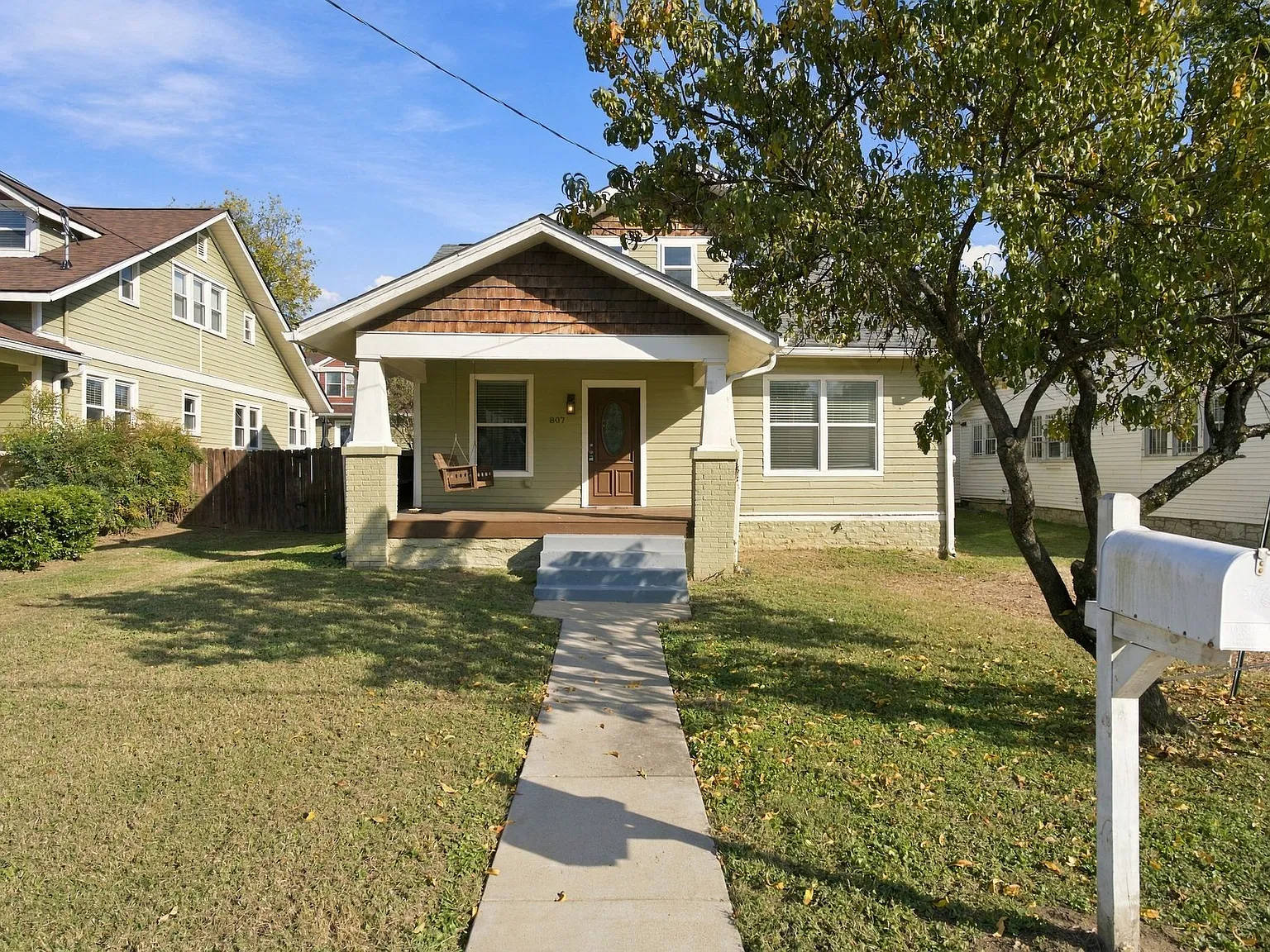 3 bed, 1766 sqft, $2,595 — Photo 2