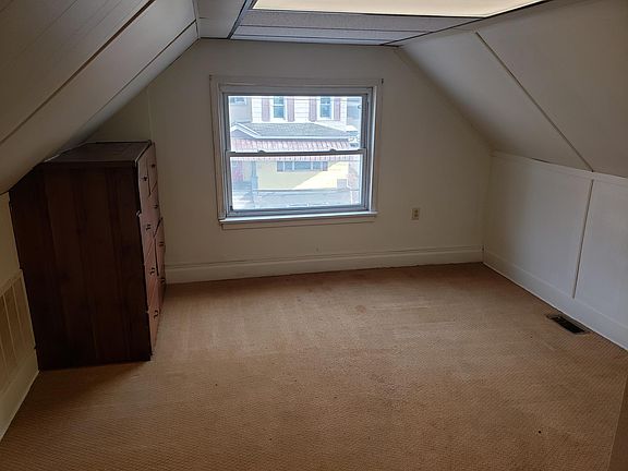 4th image of 1098 4th Ave Unit 3