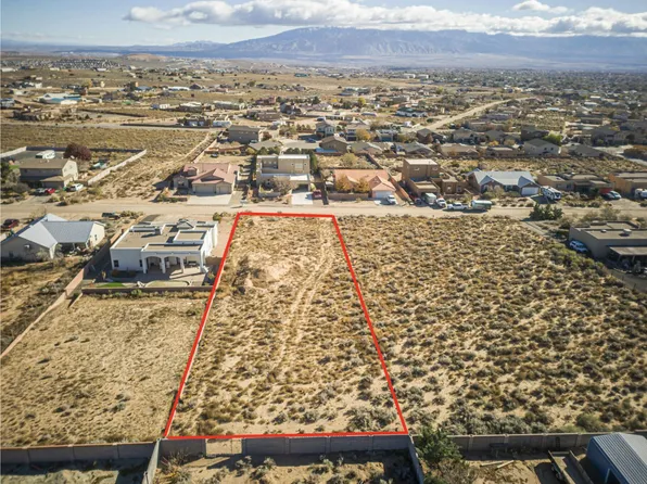 501 9th St NE, Rio Rancho, NM 87124