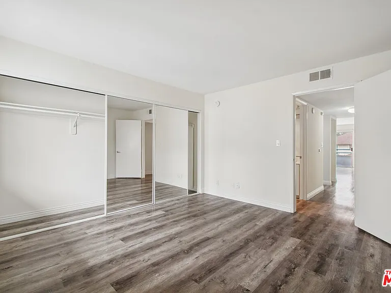 870 Crenshaw Blvd #202 — Photo 14